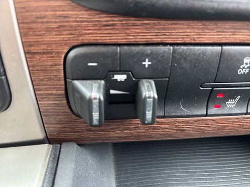 Used 2016 RAM 1500 Laramie image 40