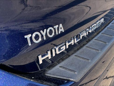 Used 2024 Toyota Highlander Limited AWD/4WD image 18
