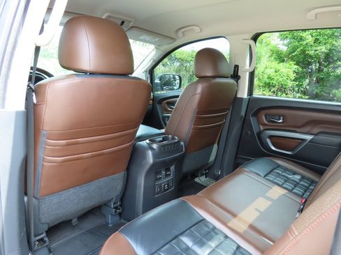 Used 2018 Nissan Titan Platinum Reserve AWD/4WD image 29