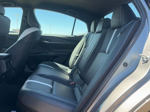 Used 2025 Toyota Camry SE image 7