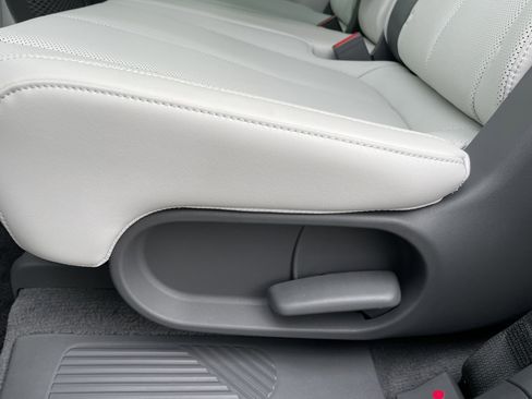 Used 2023 Hyundai Ioniq 5 Limited image 32