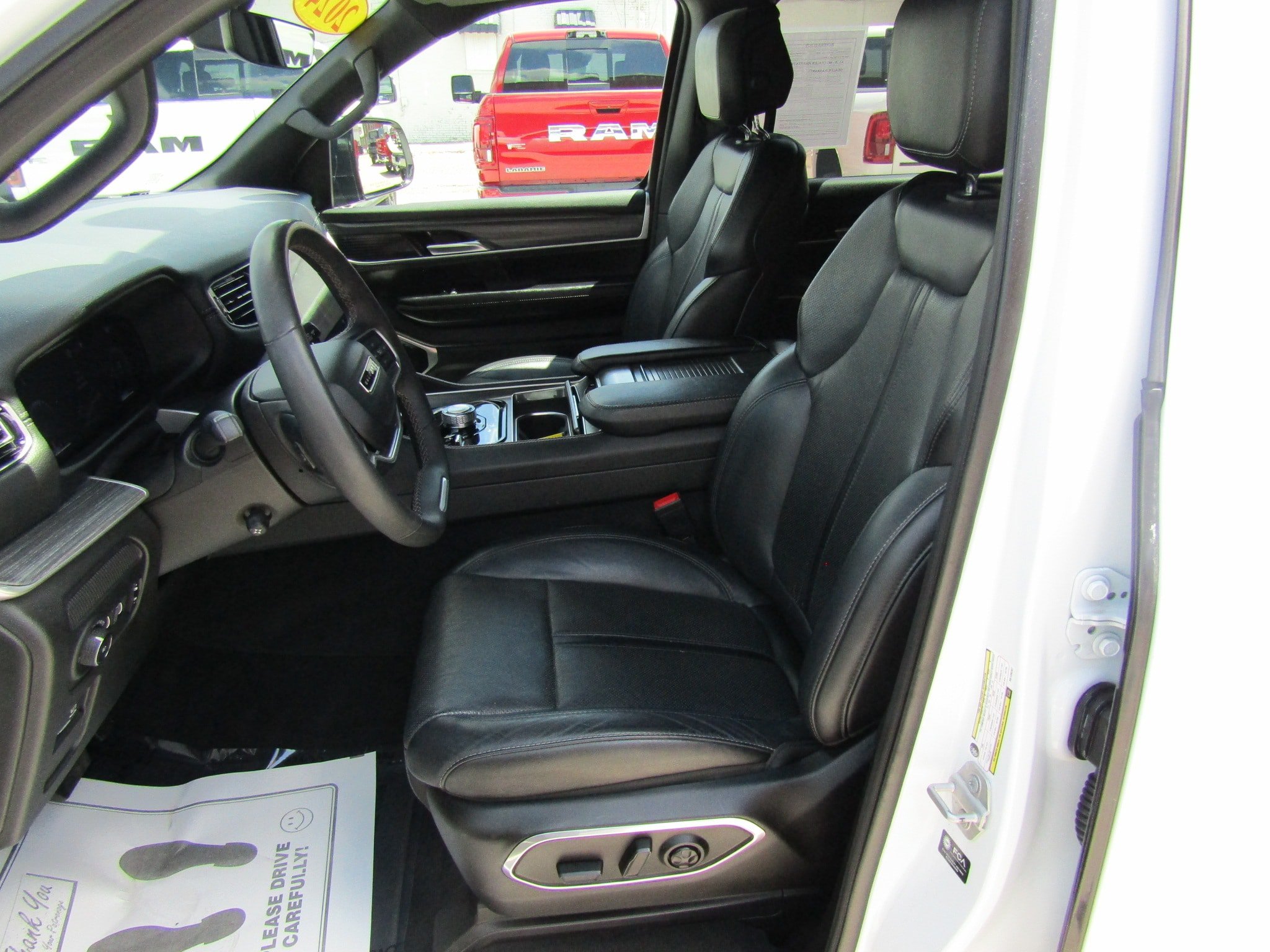Used 2024 Jeep Wagoneer Series II w/ Flexible Seating Group AWD/4WD image 14