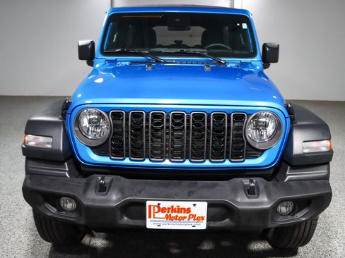 Used 2024 Jeep Wrangler Unlimited Sport image 4