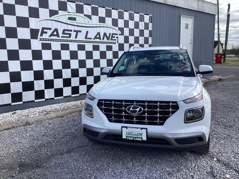 Used 2022 Hyundai Venue SEL w/ Cargo Package image 3