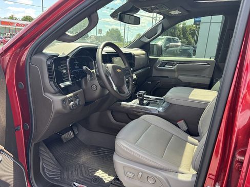 Used 2024 Chevrolet Silverado 1500 LTZ w/ LTZ Premium Package AWD/4WD image 3