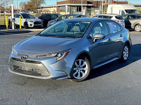 Used 2023 Toyota Corolla LE w/ Carpet Mat Package (TMS) image 7