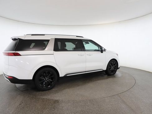 Used 2024 Kia Carnival SX image 19
