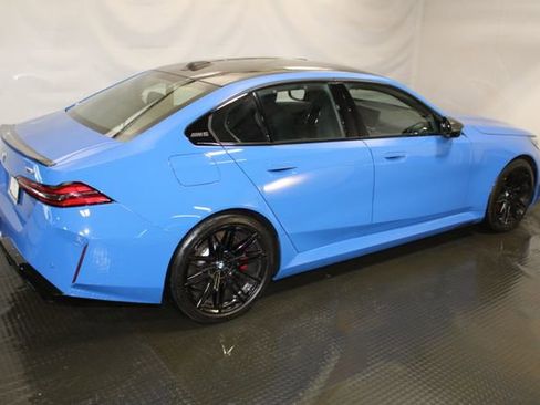Used 2026 BMW M5 w/ Carbon Package AWD/4WD image 5