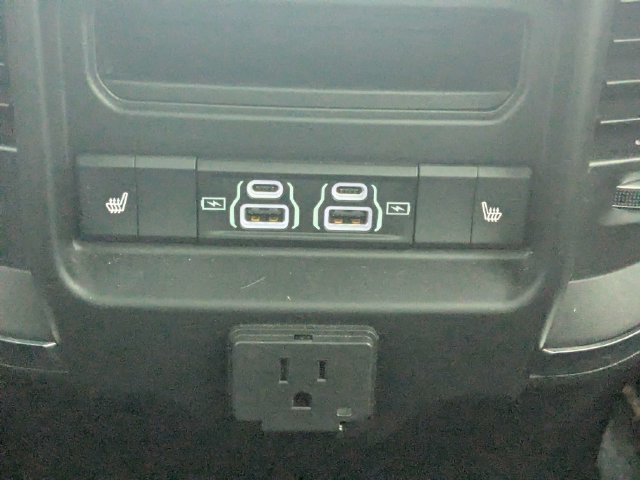 Used 2026 RAM 1500 Laramie AWD/4WD image 15