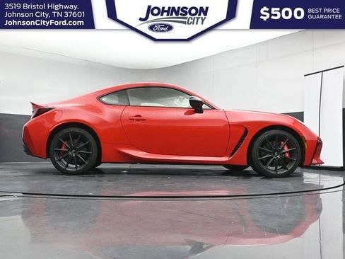 Used 2025 Toyota GR86 Premium w/ Performance Package RWD image 34