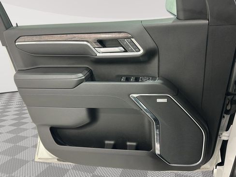 Used 2023 Chevrolet Silverado 1500 LTZ image 19