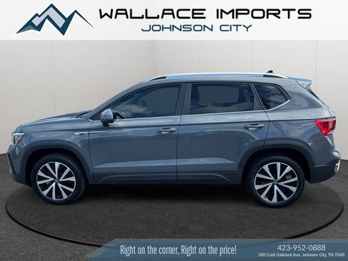 Used 2023 Volkswagen Taos SE FWD image 1