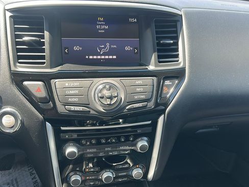 Used 2018 Nissan Pathfinder SV AWD/4WD image 21