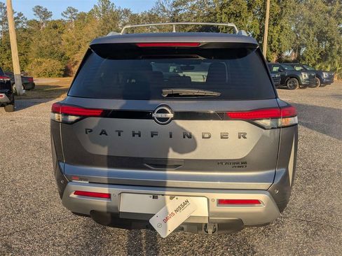 New 2025 Nissan Pathfinder Platinum w/ Black Appearance Package image 5