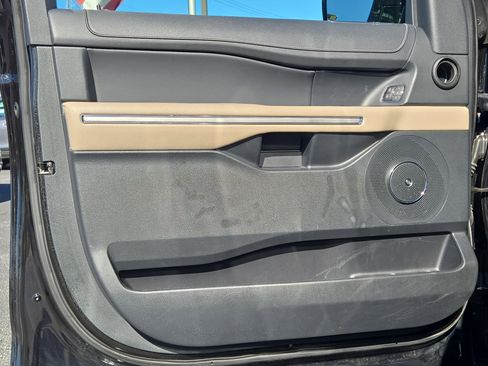 Certified 2024 Ford Expedition Limited image 23