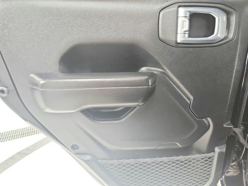 Used 2021 Jeep Wrangler Unlimited Rubicon image 35