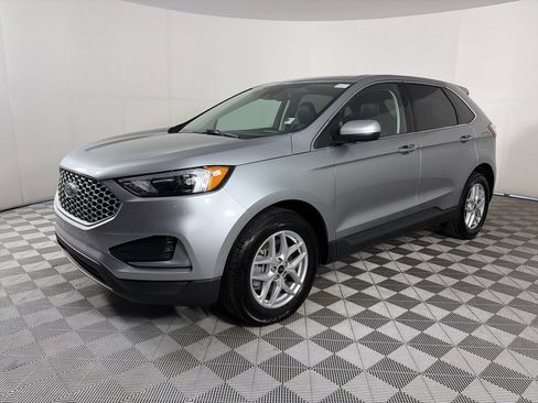 Certified 2024 Ford Edge SEL AWD/4WD image 3