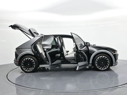 Used 2023 Hyundai Ioniq 5 Limited image 25