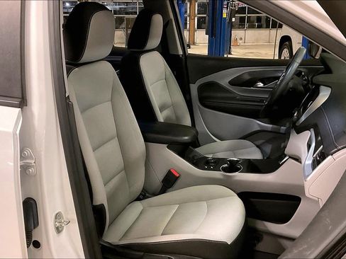 Used 2022 GMC Terrain SLE w/ Driver Convenience Package image 9