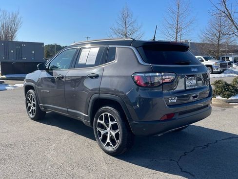 Used 2024 Jeep Compass Limited image 5