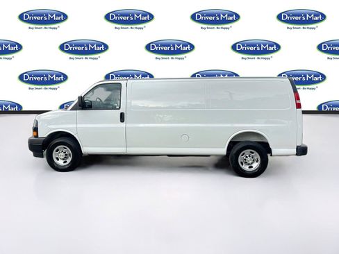 Used 2025 Chevrolet Express 3500 Extended w/ Driver Convenience Package RWD image 4