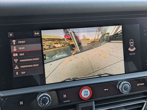 New 2026 Porsche Macan image 19