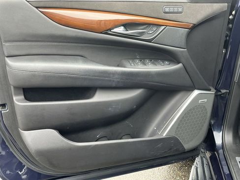 Used 2019 Cadillac Escalade ESV Premium Luxury image 15
