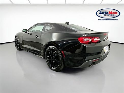 Used 2023 Chevrolet Camaro LT w/ Technology Package image 5