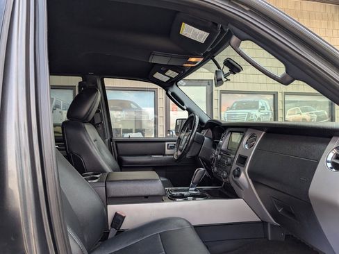 Used 2017 Ford Expedition EL Limited image 20
