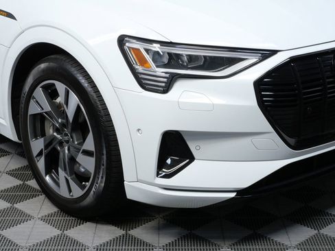 Certified 2023 Audi e-tron Premium w/ Convenience Plus Package image 31