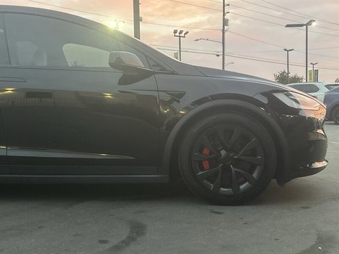 Used 2022 Tesla Model X image 10