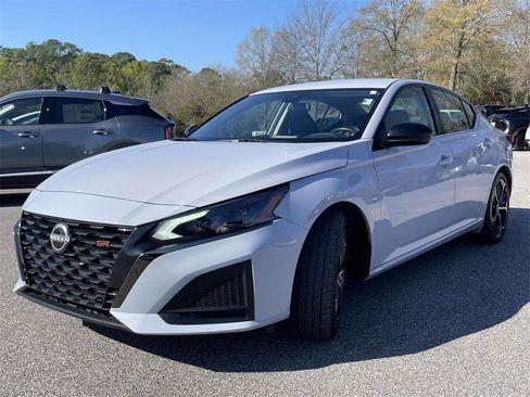 Used 2024 Nissan Altima 2.5 SR image 7