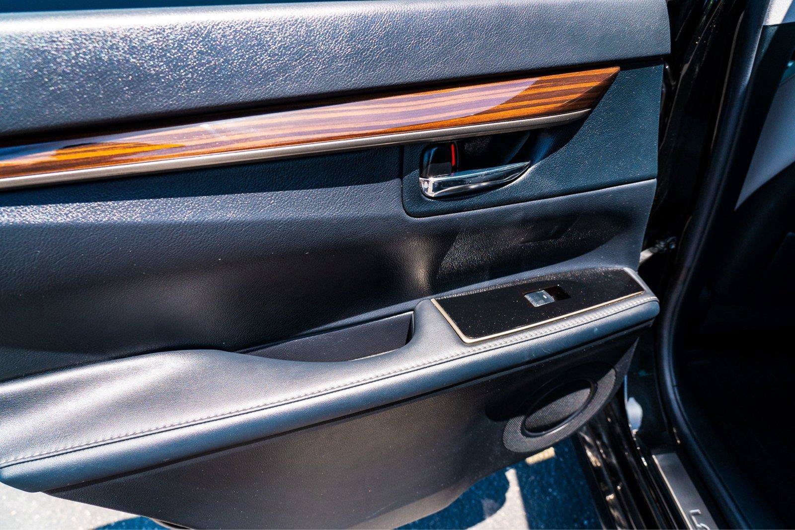 Used 2017 Lexus ES 300h w/ Luxury Package FWD image 25