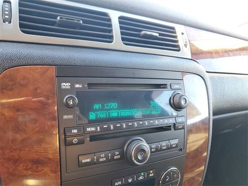 Used 2007 Chevrolet Suburban LTZ w/ LTZ Preferred Equipment Group image 19