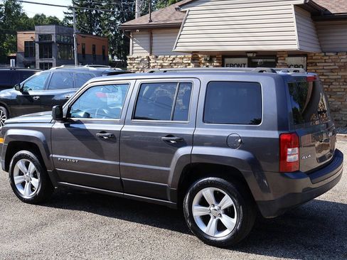 Used 2014 Jeep Patriot Latitude AWD/4WD image 5