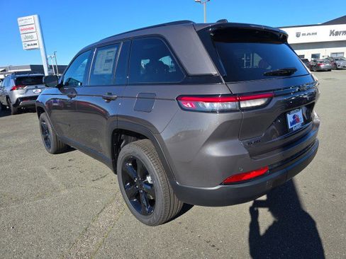 New 2025 Jeep Grand Cherokee Limited w/ Black Appearance Package image 6