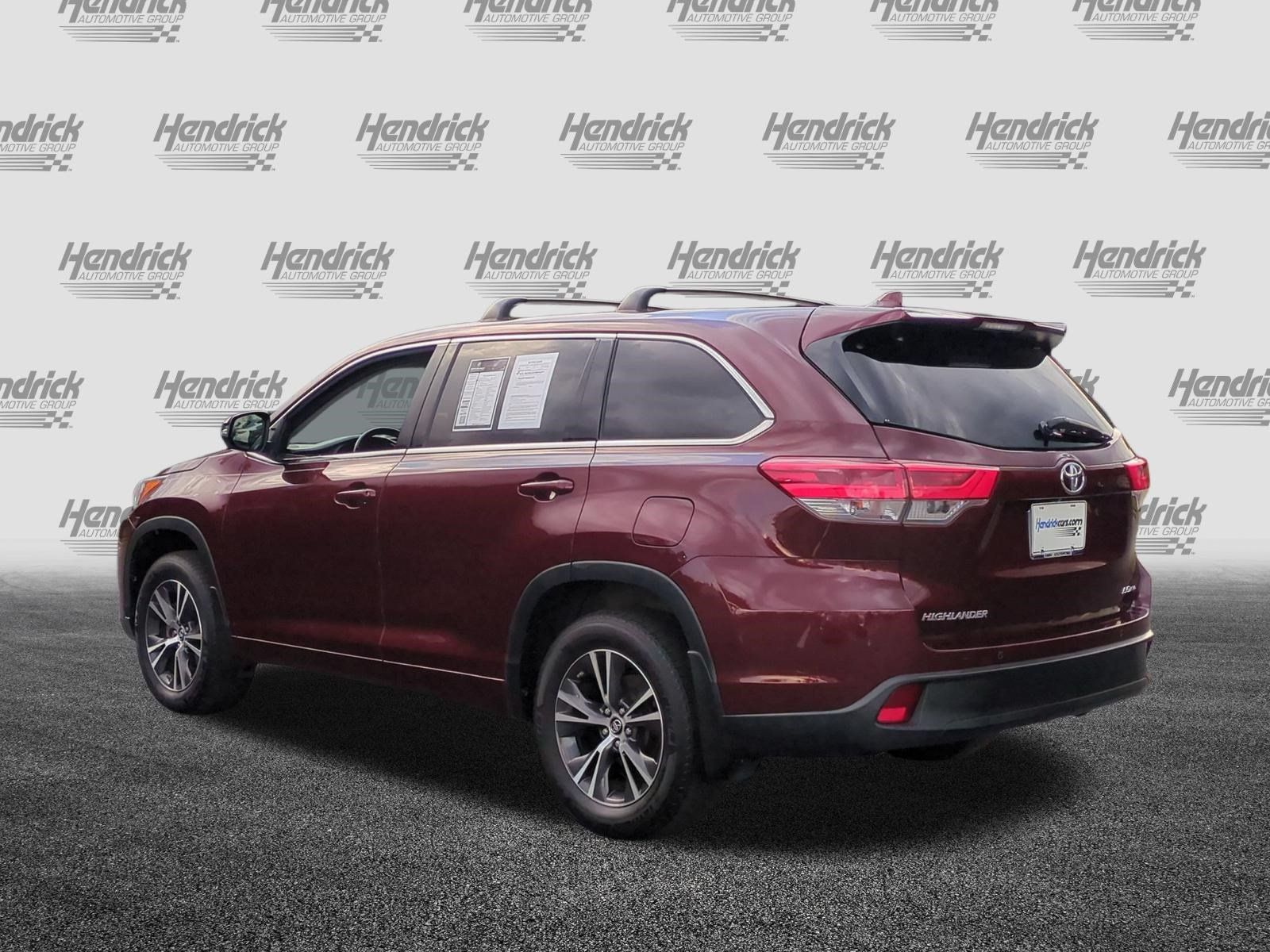 Used 2017 Toyota Highlander Plus AWD/4WD image 8