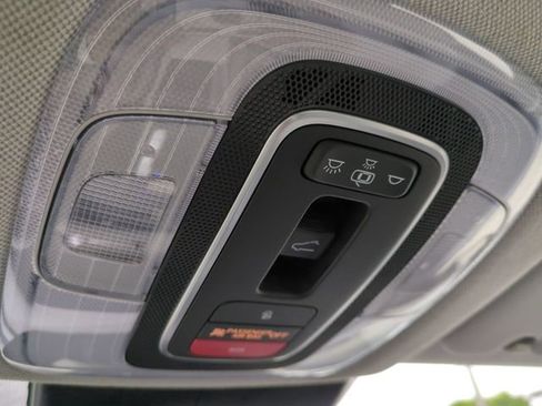 Used 2023 Hyundai Elantra Limited image 23