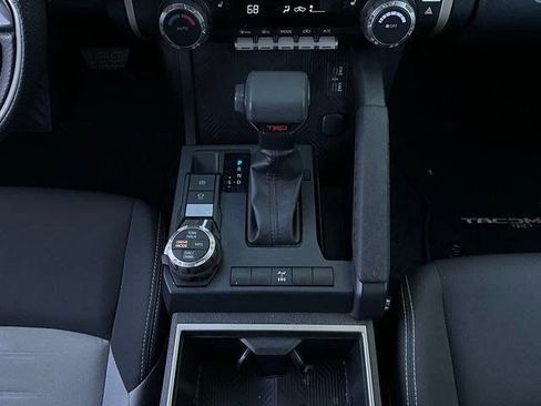 Used 2025 Toyota Tacoma TRD Off-Road image 8
