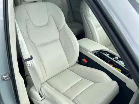 Used 2024 Volvo XC90 T8 Ultimate w/ Lounge Package AWD/4WD image 3