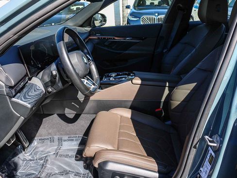 Used 2024 BMW 540i xDrive w/ Premium Package image 17