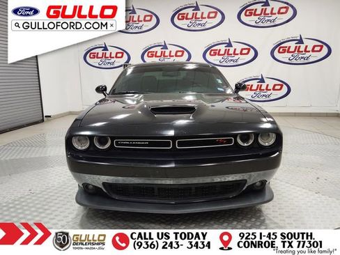 Used 2019 Dodge Challenger R/T image 2