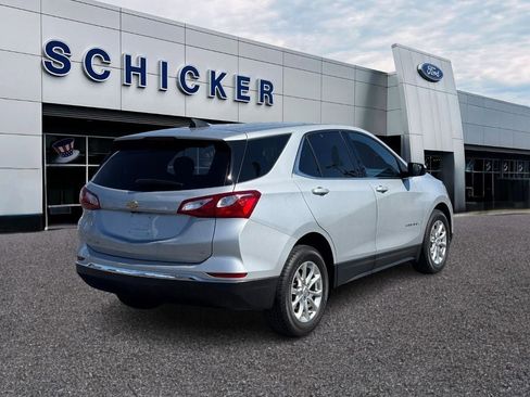 Used 2020 Chevrolet Equinox LT FWD image 2