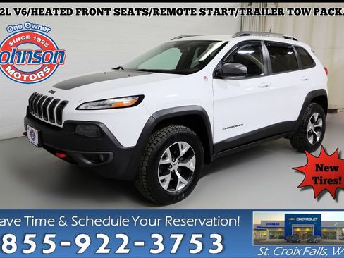 Used 2017 Jeep Cherokee Trailhawk w/ Cold Weather Group AWD/4WD image 1