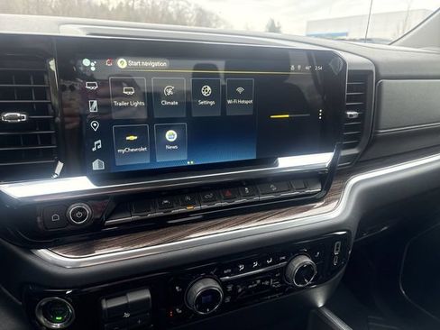 New 2026 Chevrolet Silverado 1500 LT w/ Z71 Off-Road Package AWD/4WD image 13