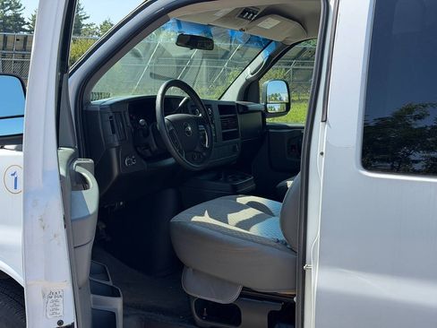 Used 2008 Chevrolet Express 3500 LS RWD image 10