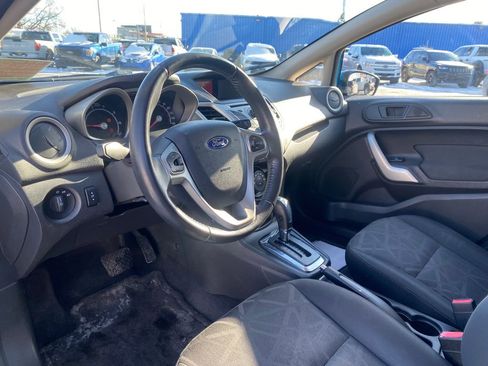 Used 2013 Ford Fiesta SE image 7