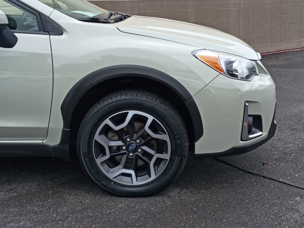 Used 2017 Subaru Crosstrek 2.0i Limited w/ Popular Package #2 AWD/4WD image 2