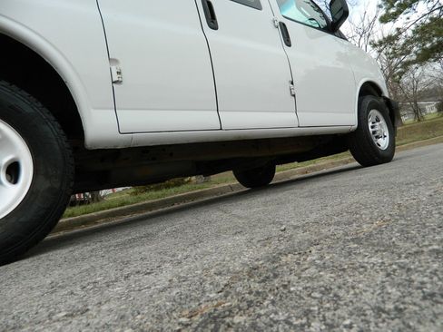 Used 2019 Chevrolet Express 2500 w/ Communications Package image 15