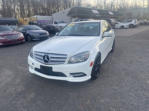 Used 2011 Mercedes-Benz C 300 4MATIC Sedan image 2